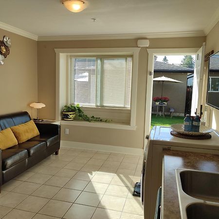Private Suite W King Bed, Ground Level, Naturally Bright Vancouver Exterior foto